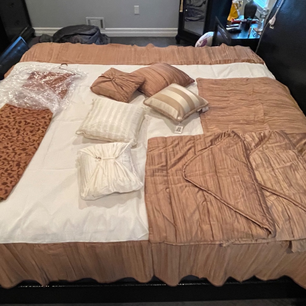 Bedding - Picture 2 of 2